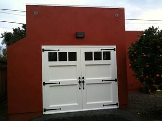 An Olympic 3 lite with horizontal flat panels add style to this southwestern abode.